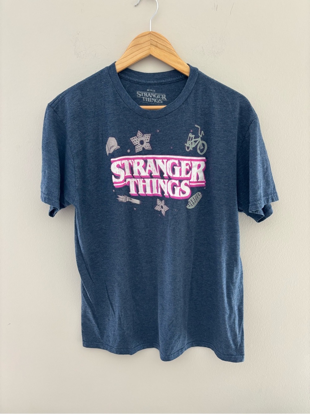 Stranger Things Graphic T-Shirt TV Show Tee Size Large